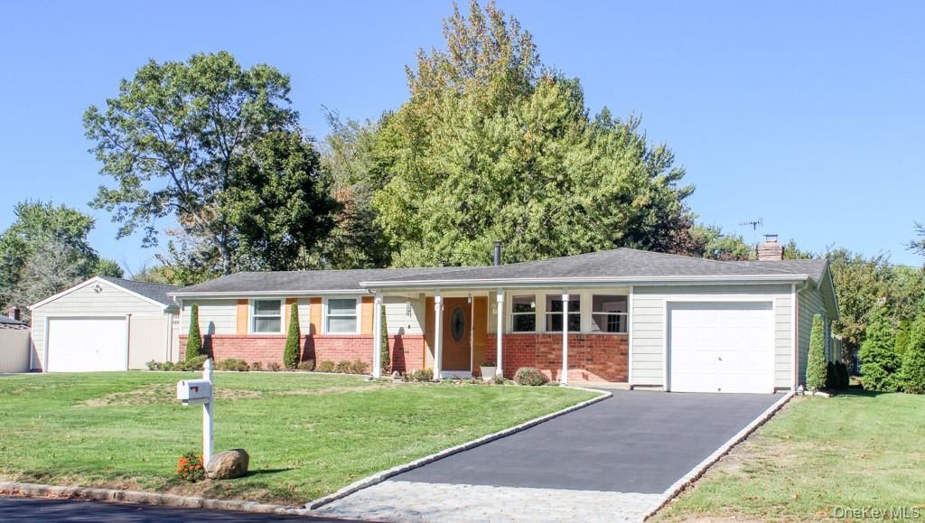 Photo of 1 University Heights Drive, Stony Brook, NY 11790 (MLS # 922451)
