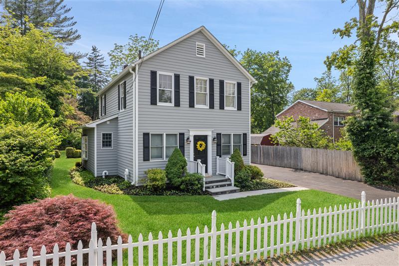 Property for Sale at Greenwich Road, Bedford, New York - Bedrooms: 3 
Bathrooms: 2 
Rooms: 8  - $795,000