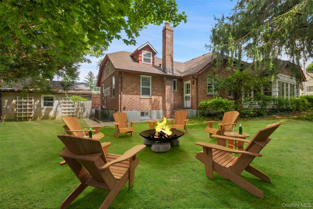 Photo of 210 aka 206 Hollywood Avenue, Tuckahoe, NY 10707 (MLS # 1034450)