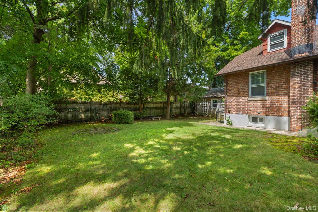 Photo of 210 aka 206 Hollywood Avenue, Tuckahoe, NY 10707 (MLS # 1034450)