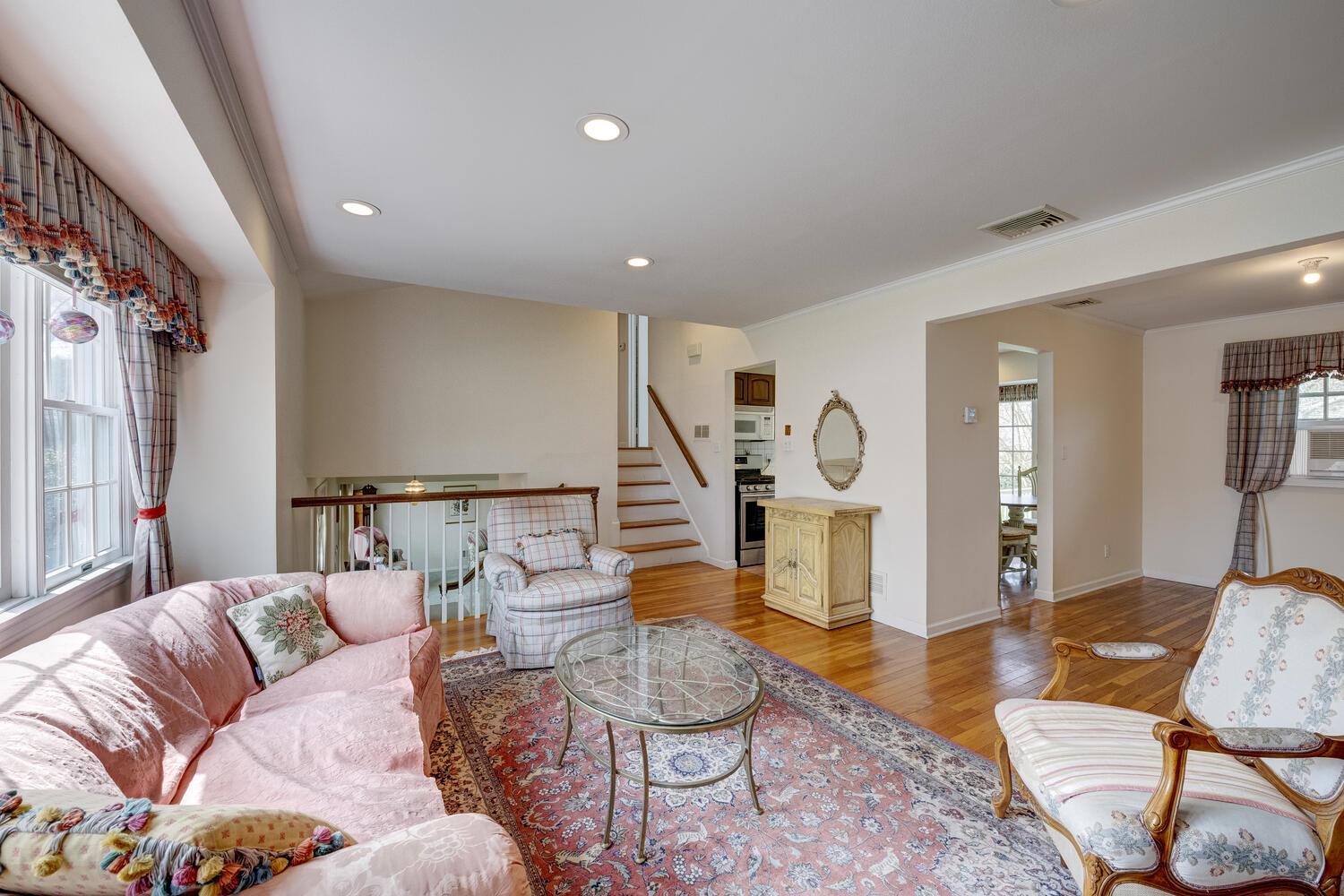 15 Hayrick Lane, Commack, New York image 7