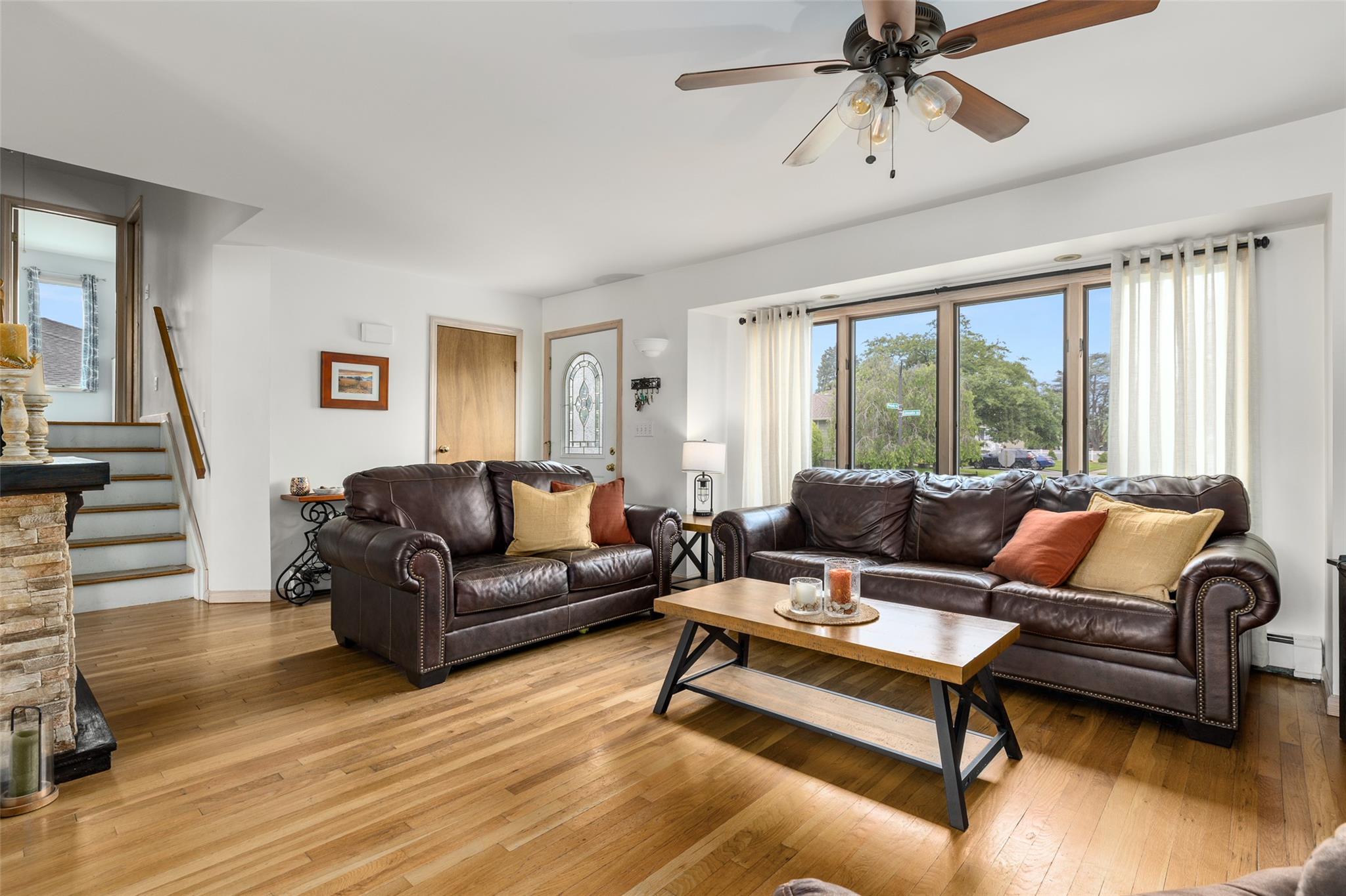 24 Lincoln Street, Farmingdale, New York image 4