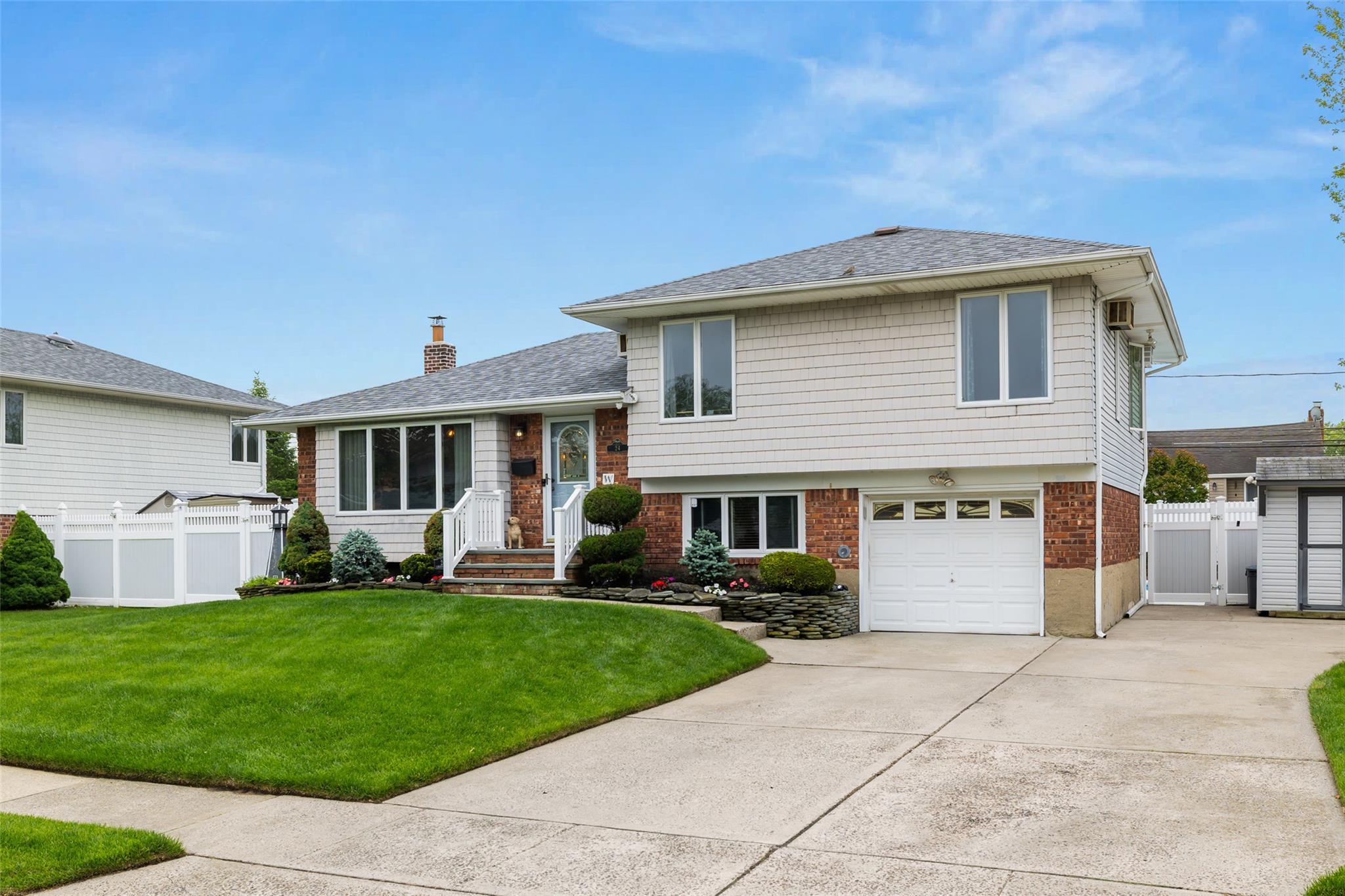 24 Lincoln Street, Farmingdale, New York image 2