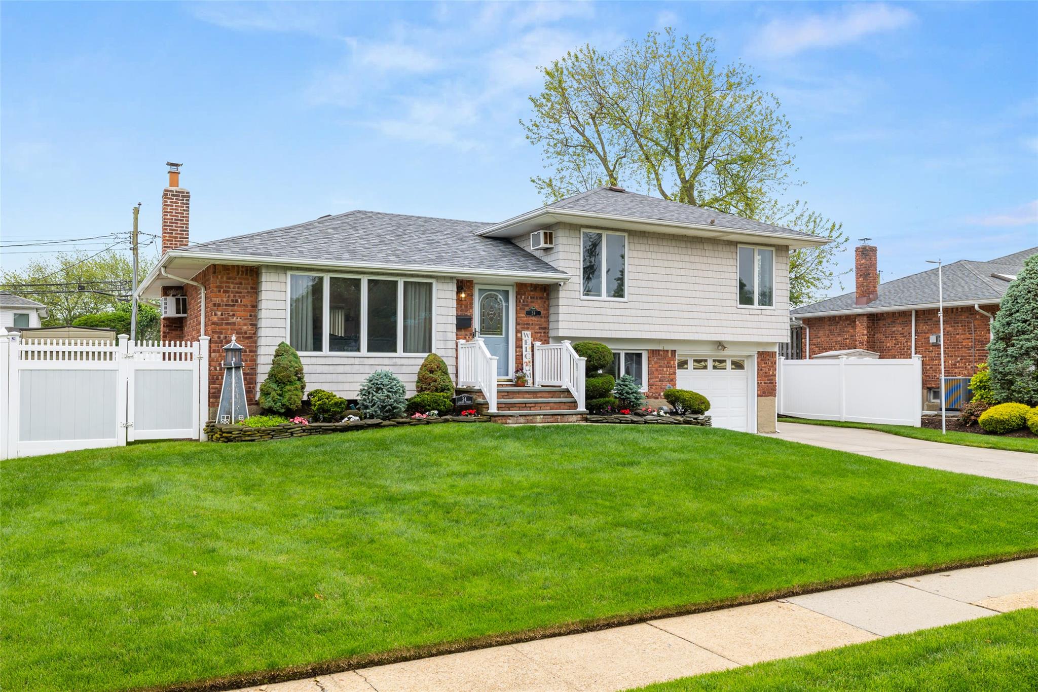 24 Lincoln Street, Farmingdale, New York image 3
