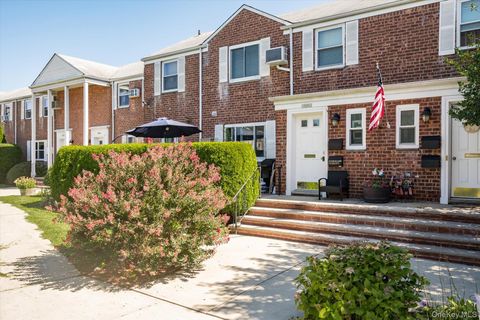 72-29 Little Neck Parkway 2 Glen Oaks NY 11004