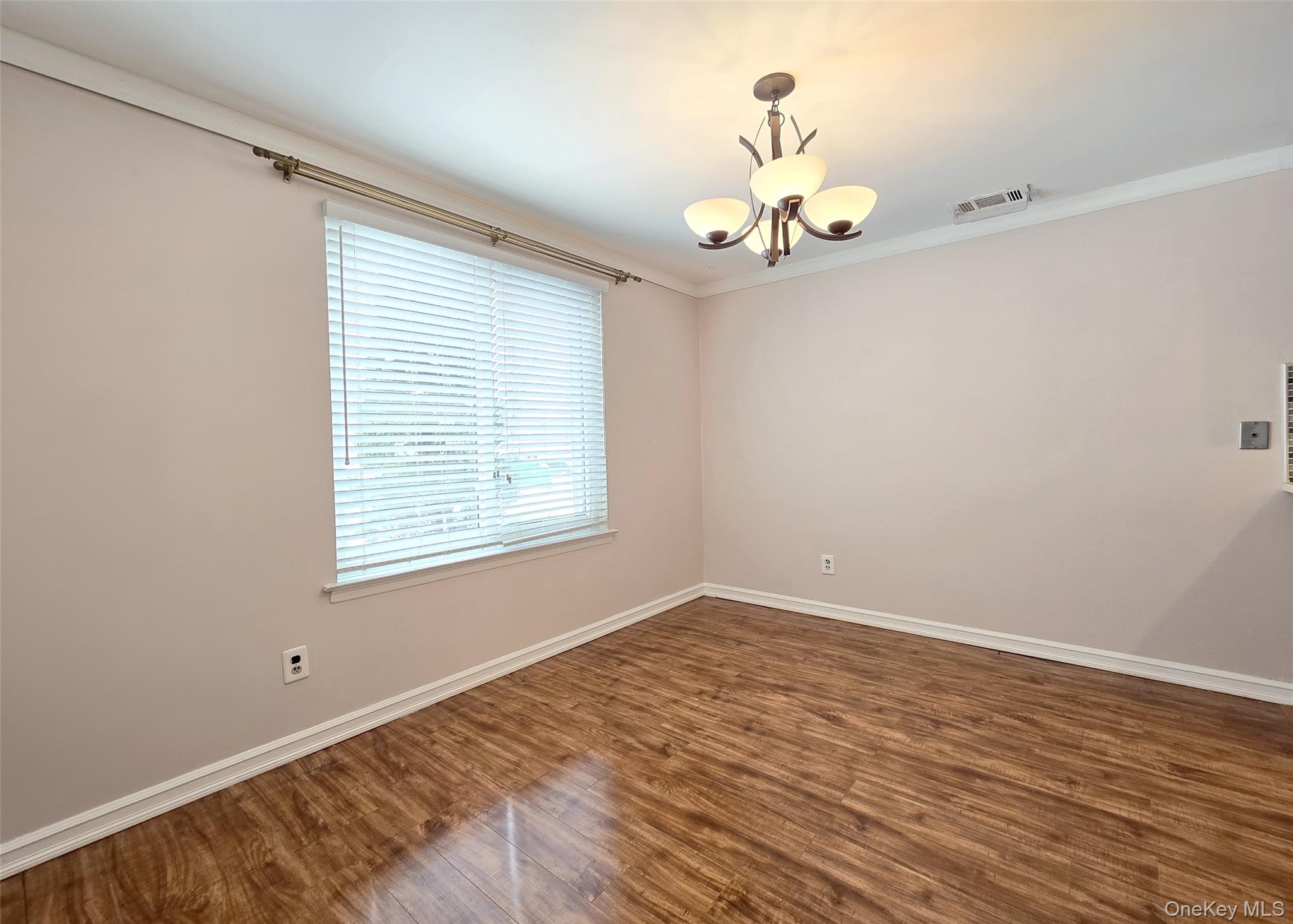 107 Glen Hollow Drive