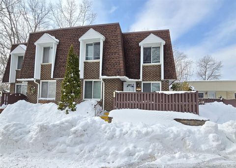 Condo For Sale - 107 Glen Hollow Drive<br/> Port Jefferson Station, NY 11776