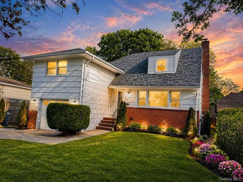 Homes For Sale - 104 Phoenix Street<br/> Hempstead, NY 11550