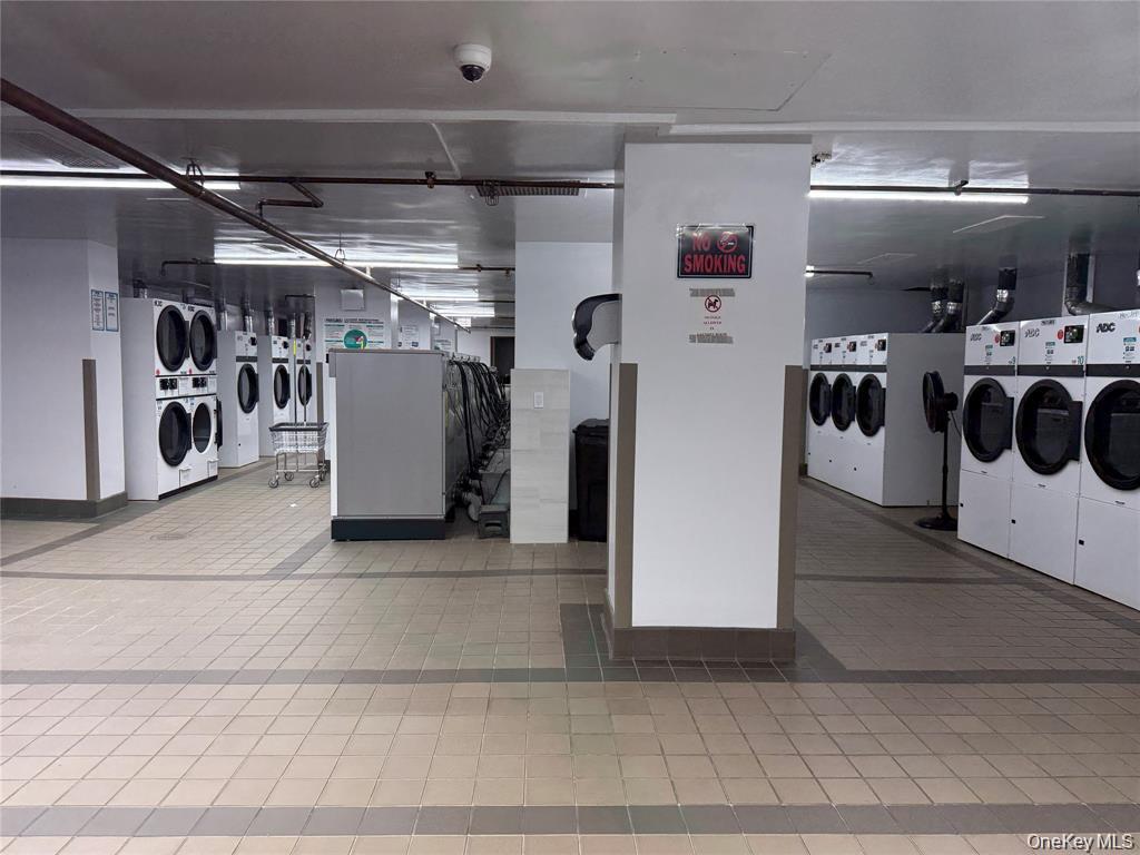 61-20 Grand Central B 708