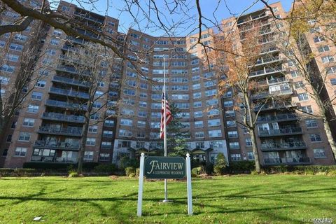 Photo of 61-20 Grand Central Pkwy #B 708, Forest Hills, NY 11375 (MLS # 1003755)