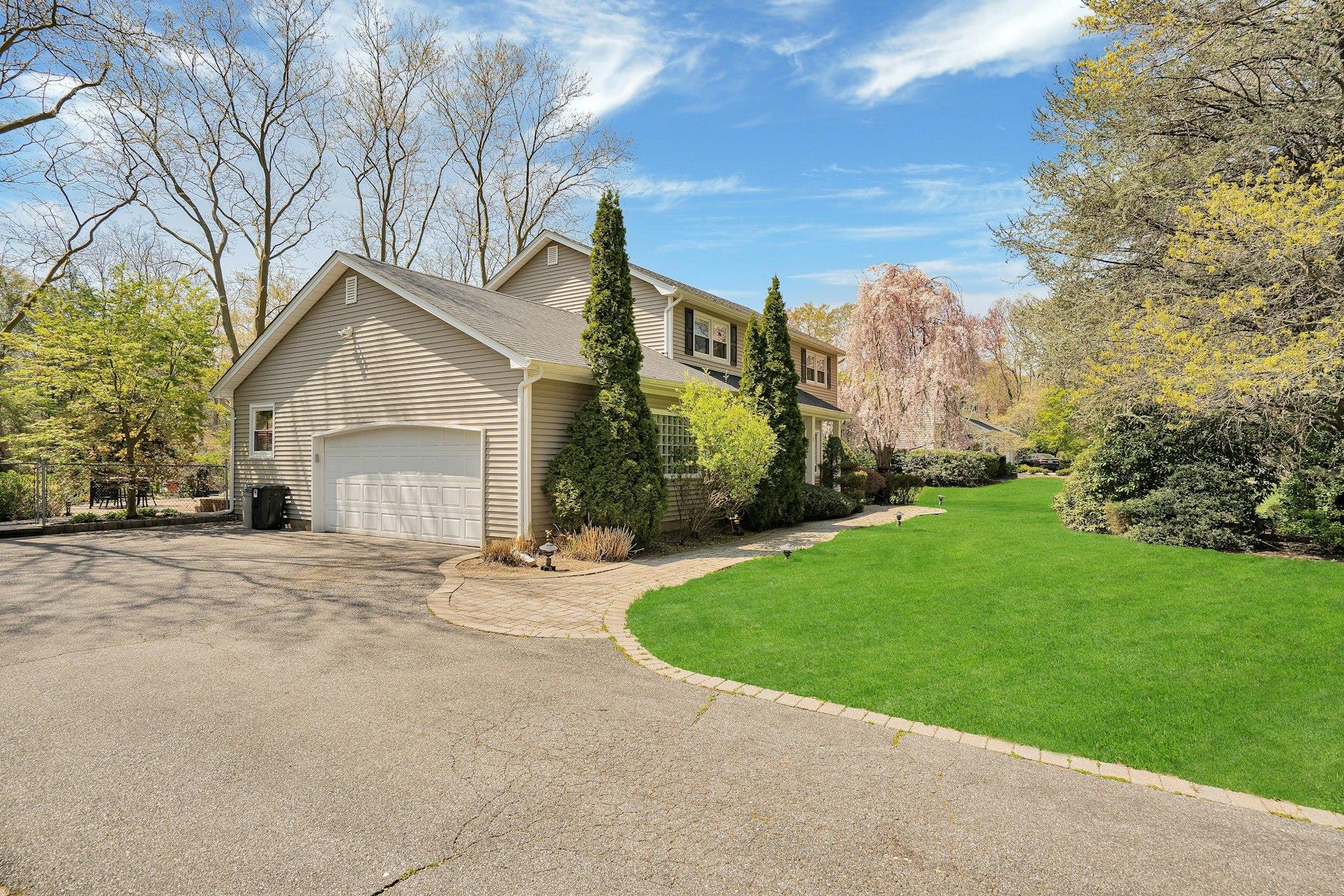 8 Bayard Drive, Dix Hills, New York image 3