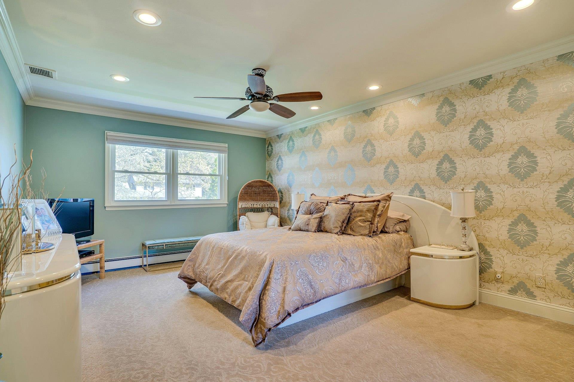 8 Bayard Drive, Dix Hills, New York image 30