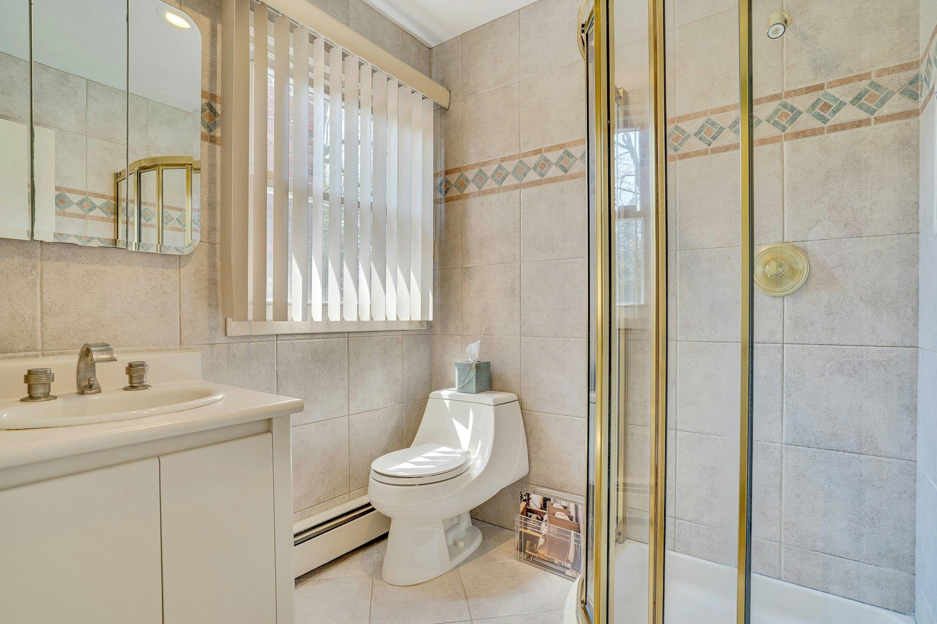 8 Bayard Drive, Dix Hills, New York image 32
