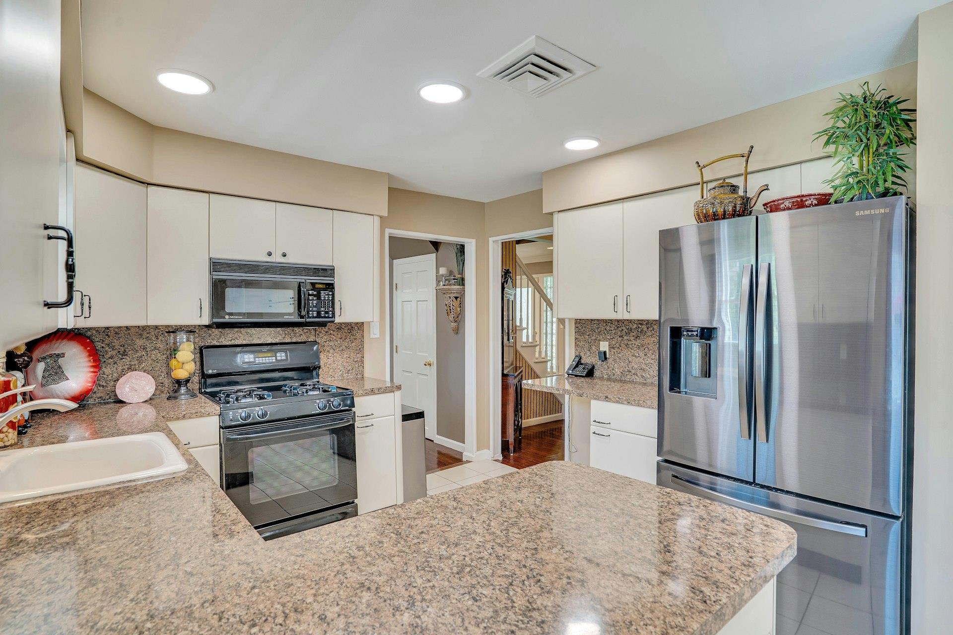 8 Bayard Drive, Dix Hills, New York image 26