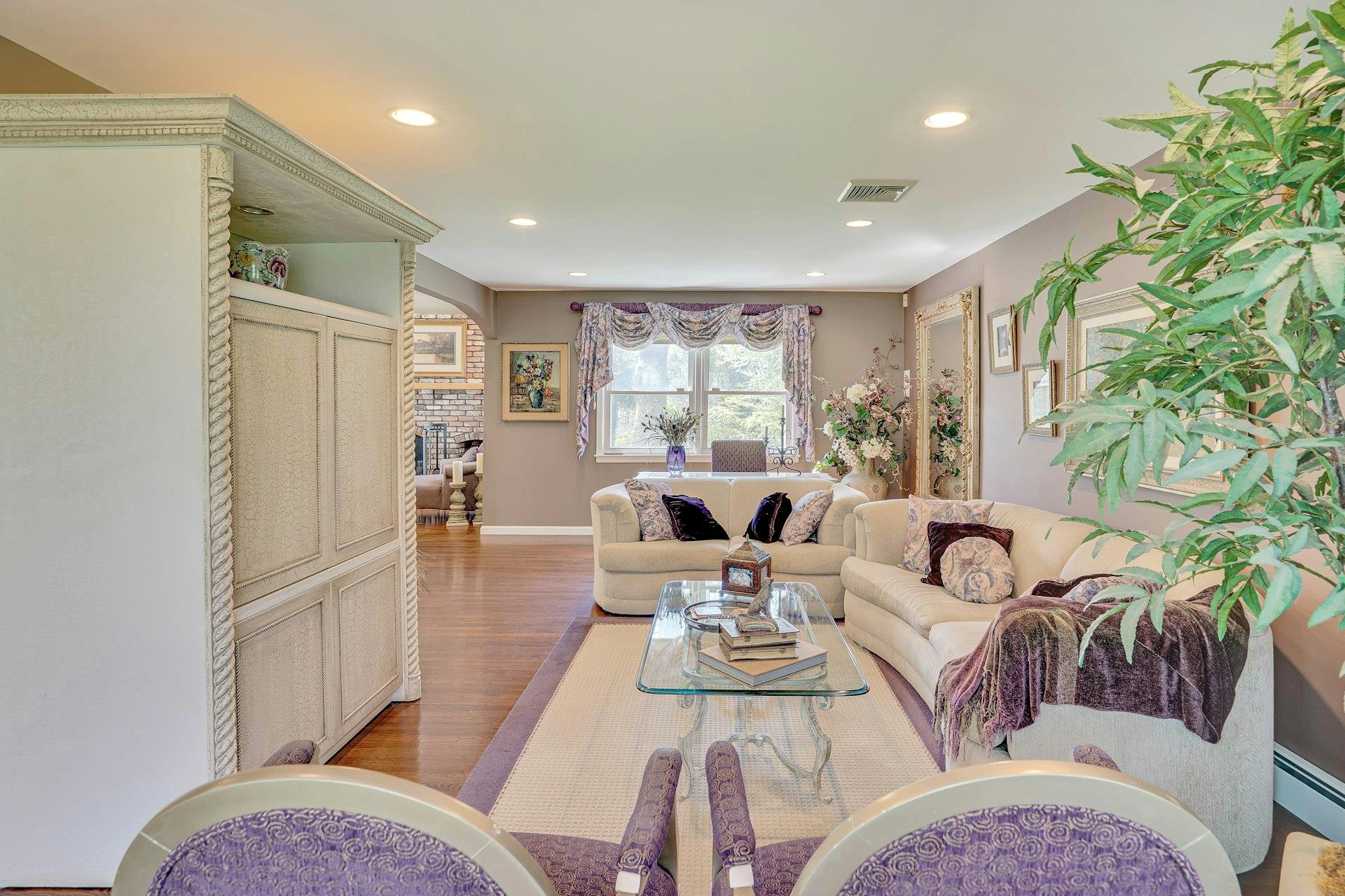 8 Bayard Drive, Dix Hills, New York image 21