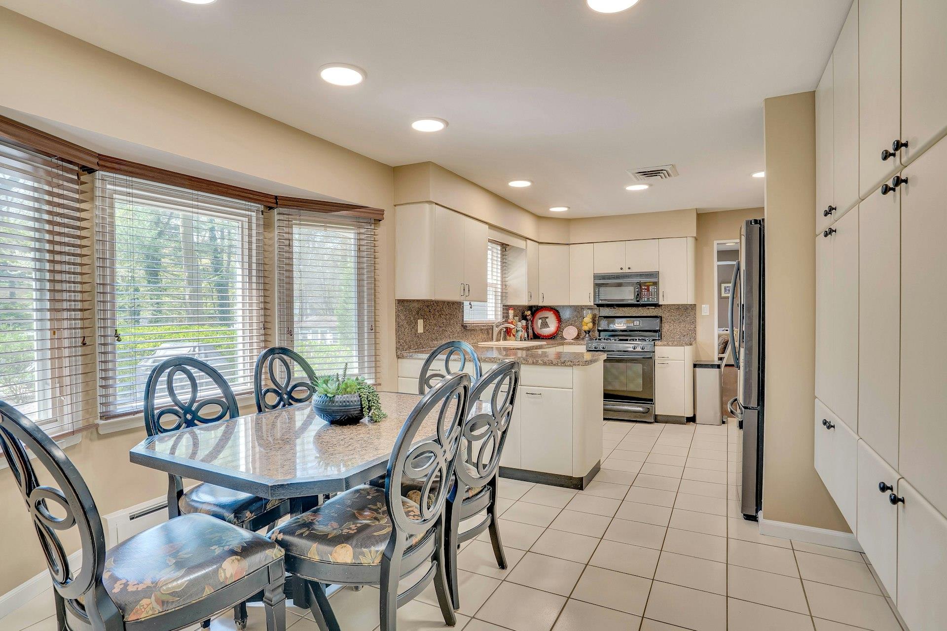 8 Bayard Drive, Dix Hills, New York image 27