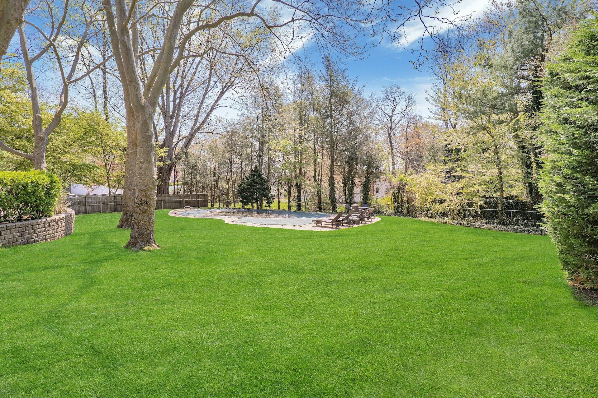 8 Bayard Drive, Dix Hills, New York image 47