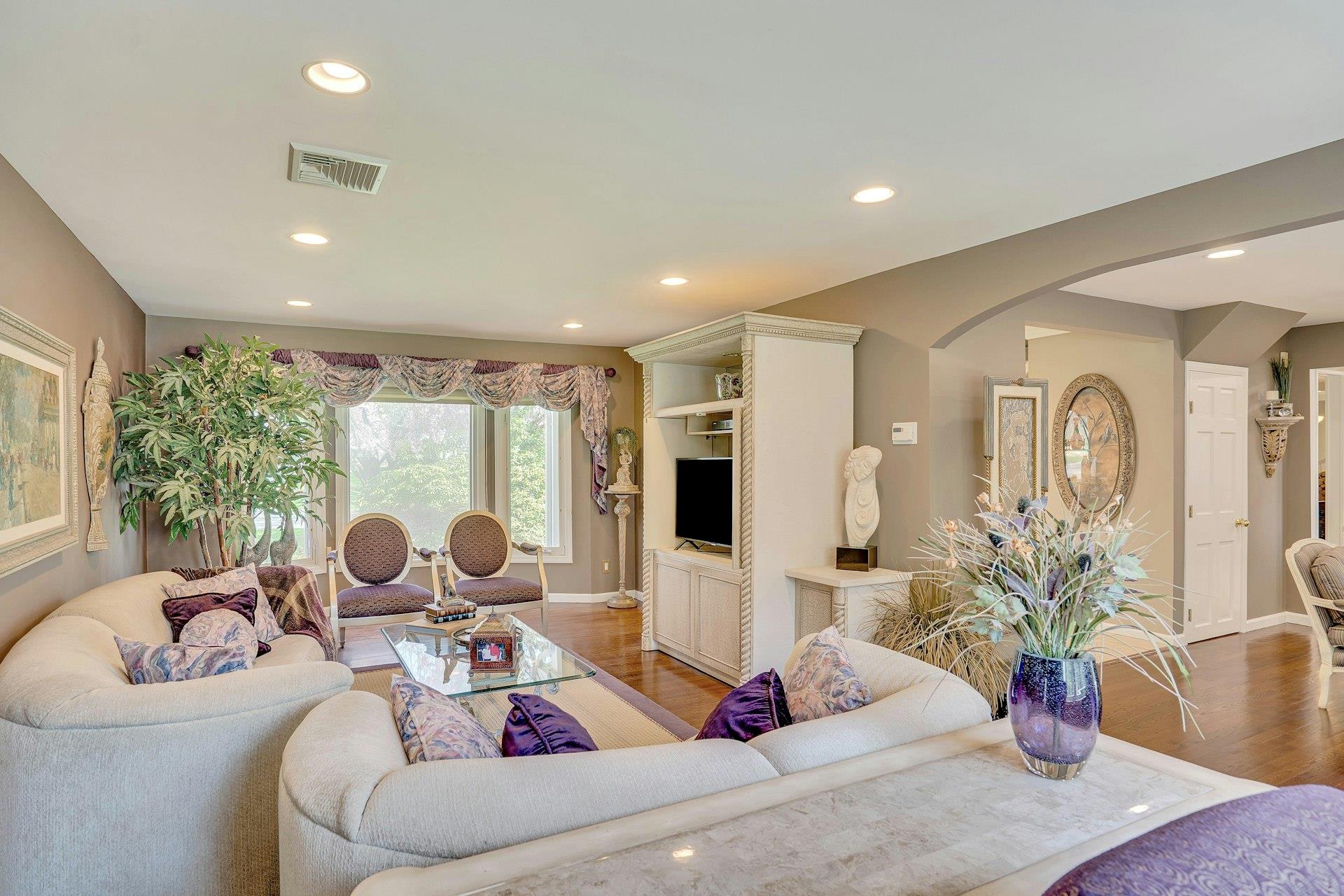 8 Bayard Drive, Dix Hills, New York image 20