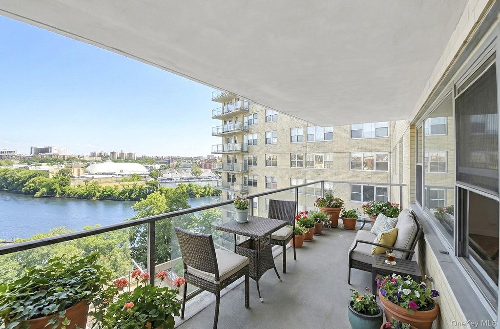 Photo of 2500 Johnson Avenue #6S, Bronx, NY 10463 (MLS # 961899)