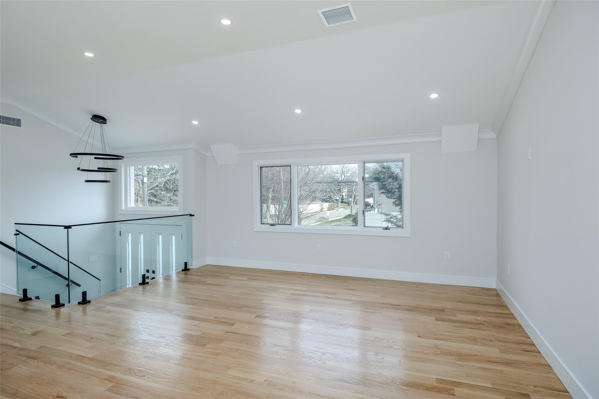 876 Peninsula Boulevard, Woodmere, New York image 12