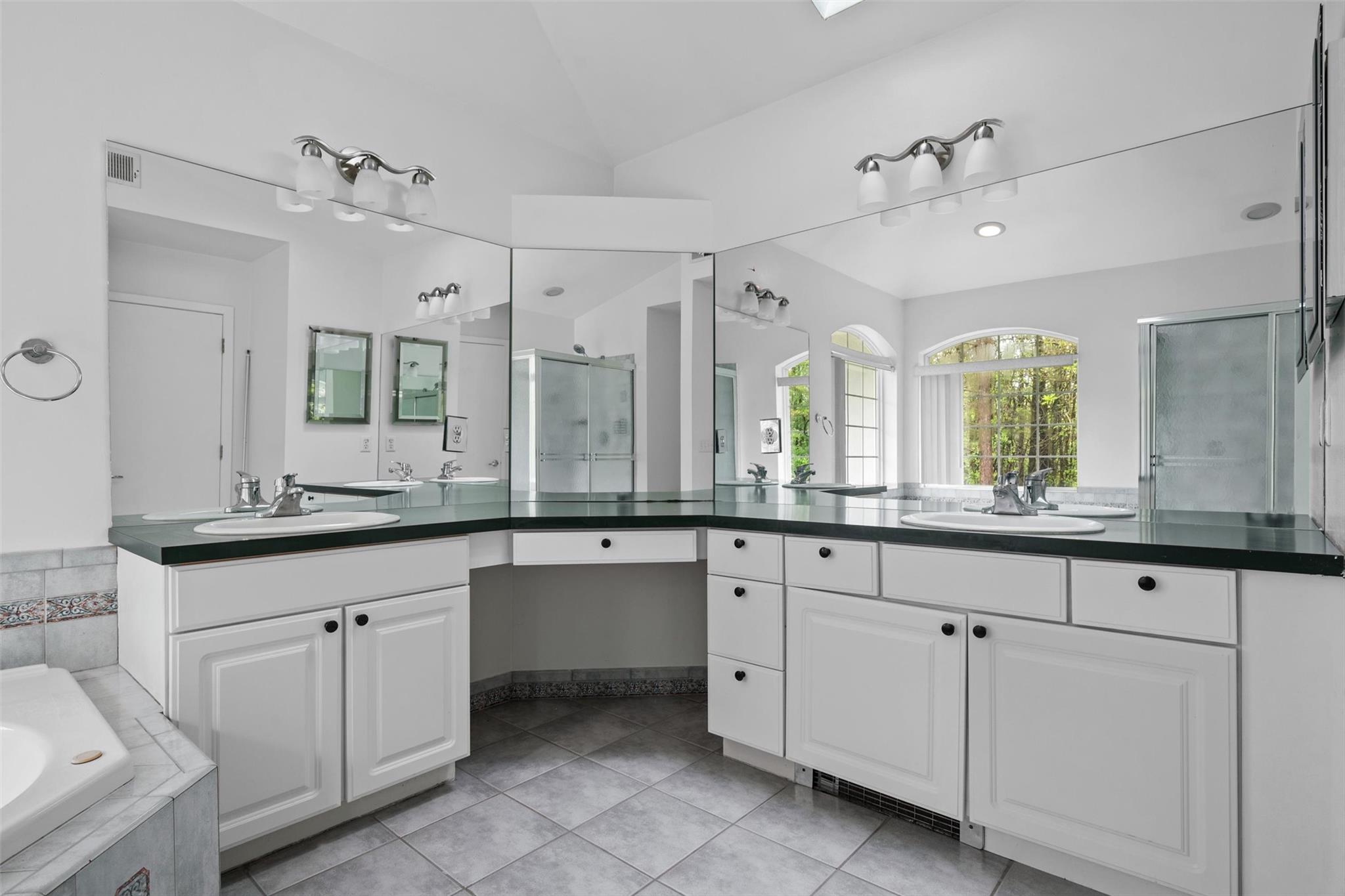 2 N Bianca Court, Warwick, Florida image 24