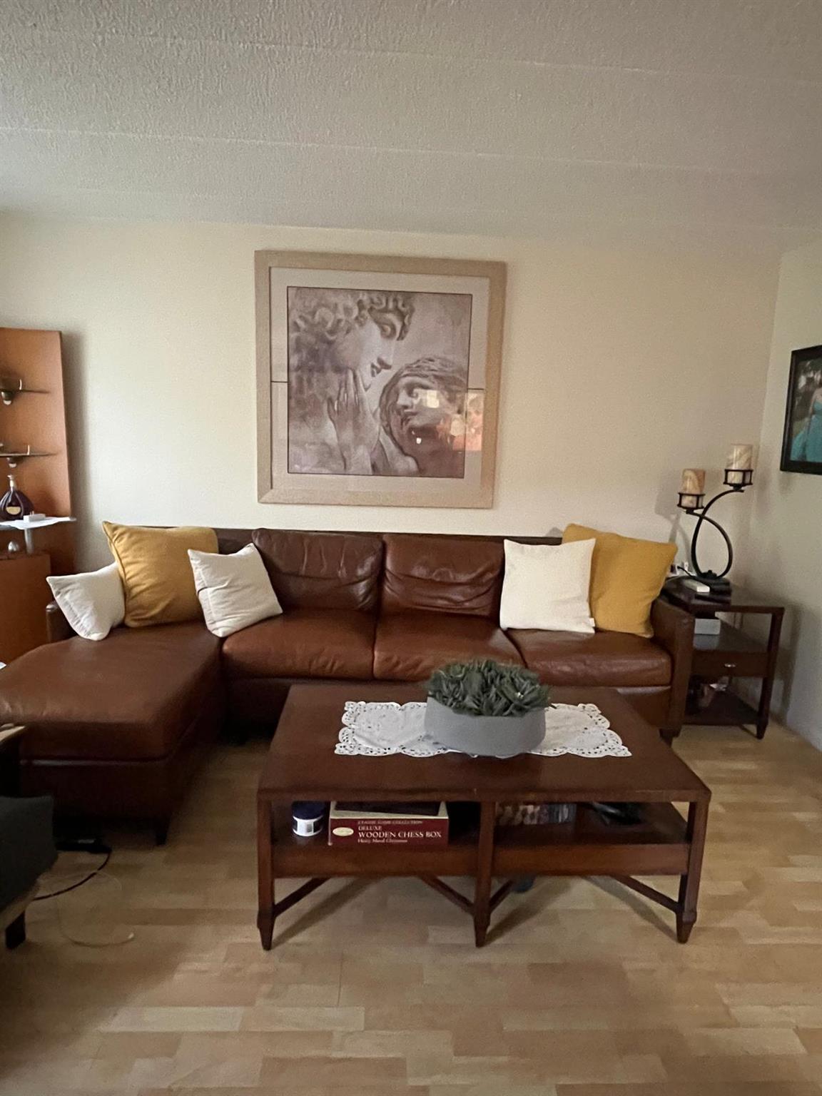 Adrian Avenue D8, Bronx, New York - 2 Bedrooms  
2 Bathrooms  
4 Rooms - 