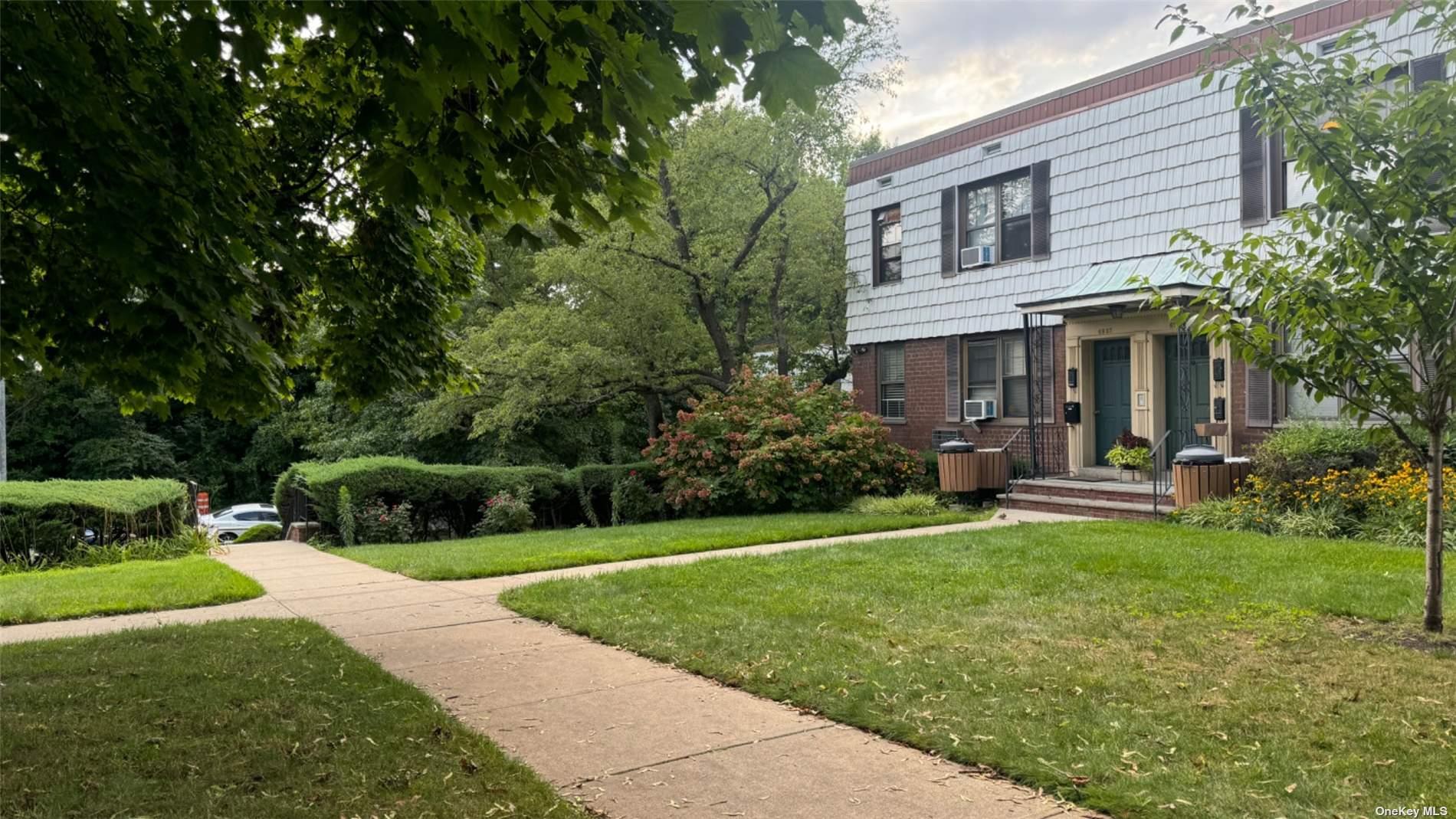 Property for Sale at Park Drive B, Kew Garden Hills, Queens, NY - Bedrooms: 1 
Bathrooms: 1 
Rooms: 4  - $415,000