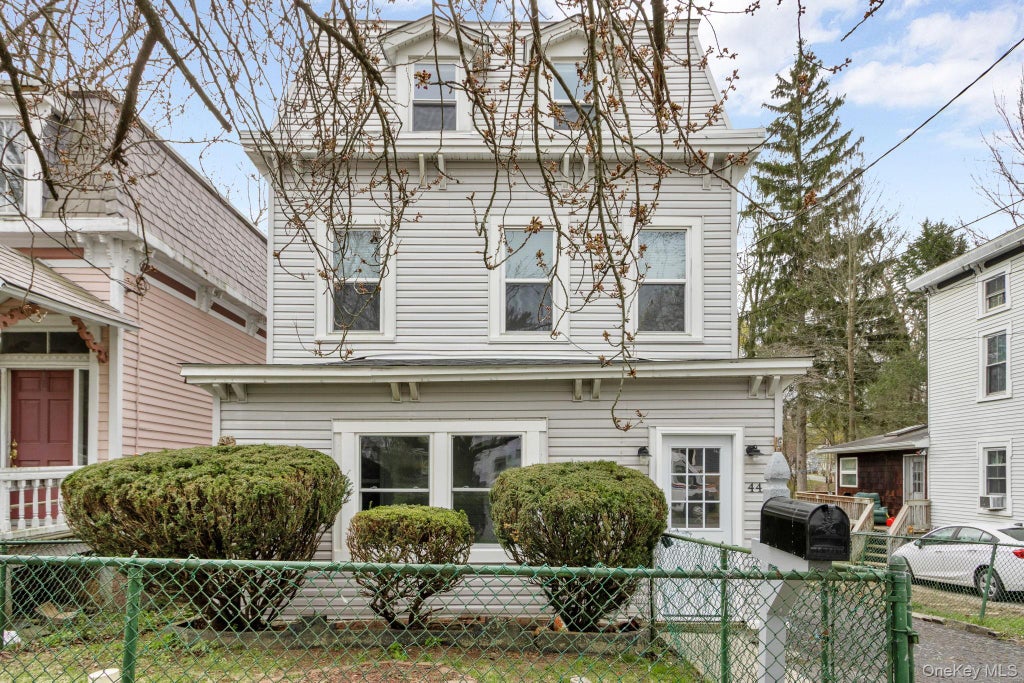 Photo of 44 Glenwood Avenue, Poughkeepsie, NY 12603 (MLS # 1067861)