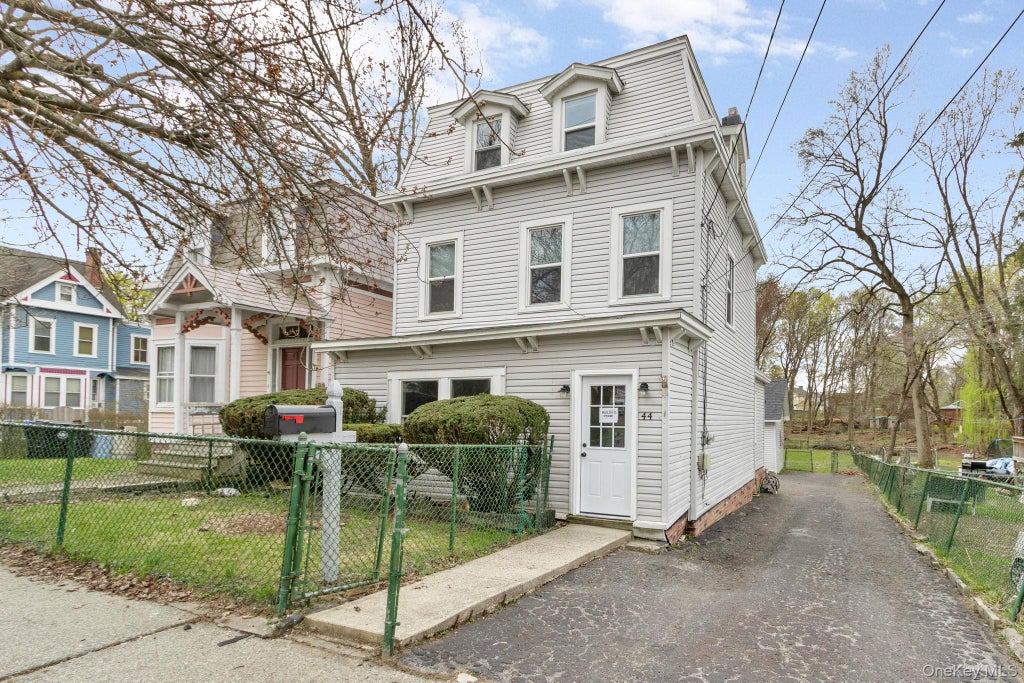Photo of 44 Glenwood Avenue, Poughkeepsie, NY 12603 (MLS # 1067861)