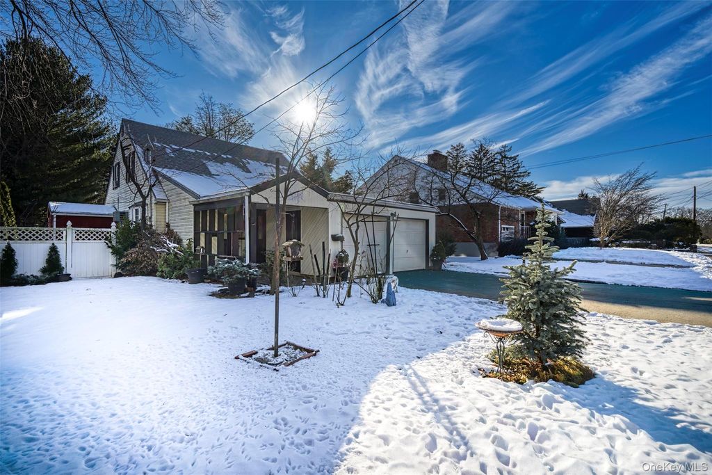 Photo of 524 Livingston Street, Westbury, NY 11590 (MLS # 954484)