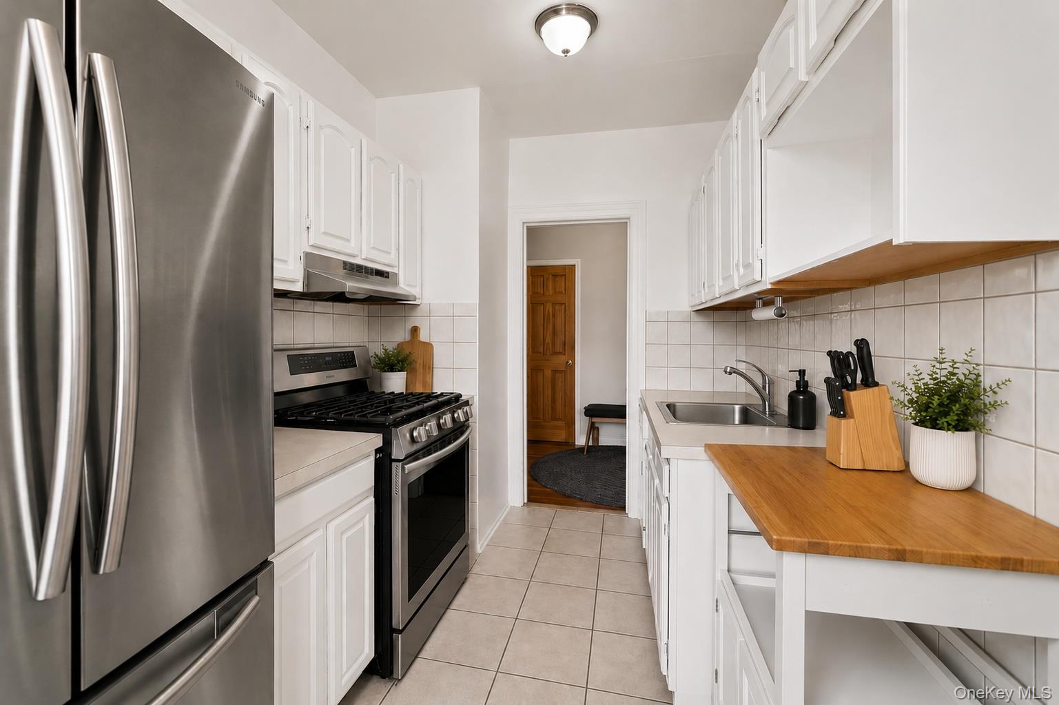 472 Gramatan Avenue CC3, Bldg 6