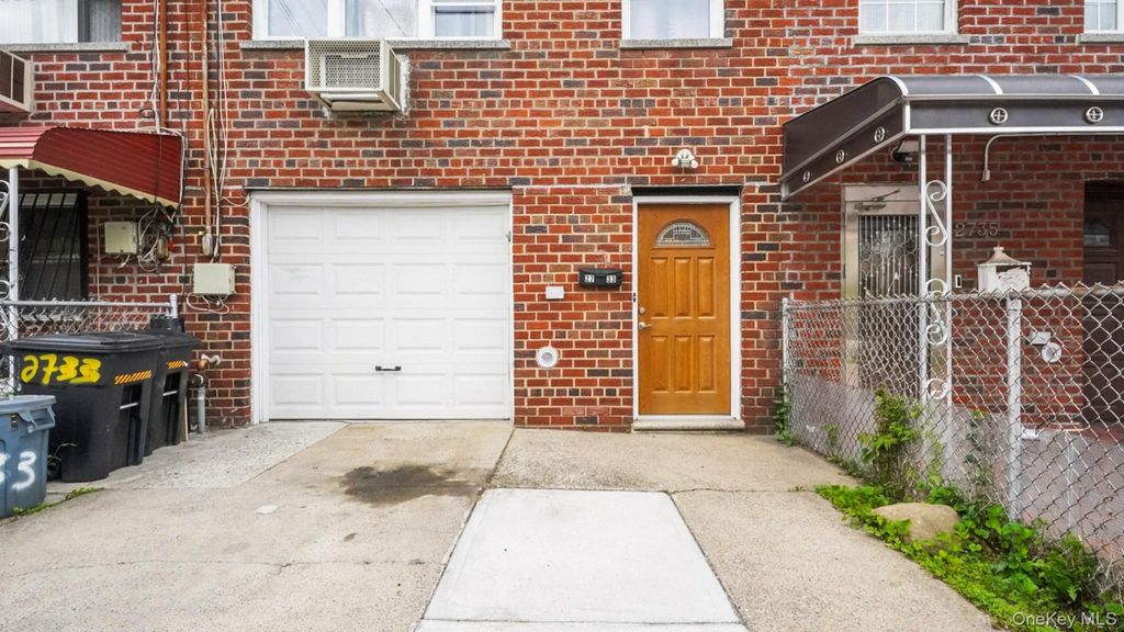 Photo of 2733 Hone Avenue, Bronx, NY 10469 (MLS # 1000472)