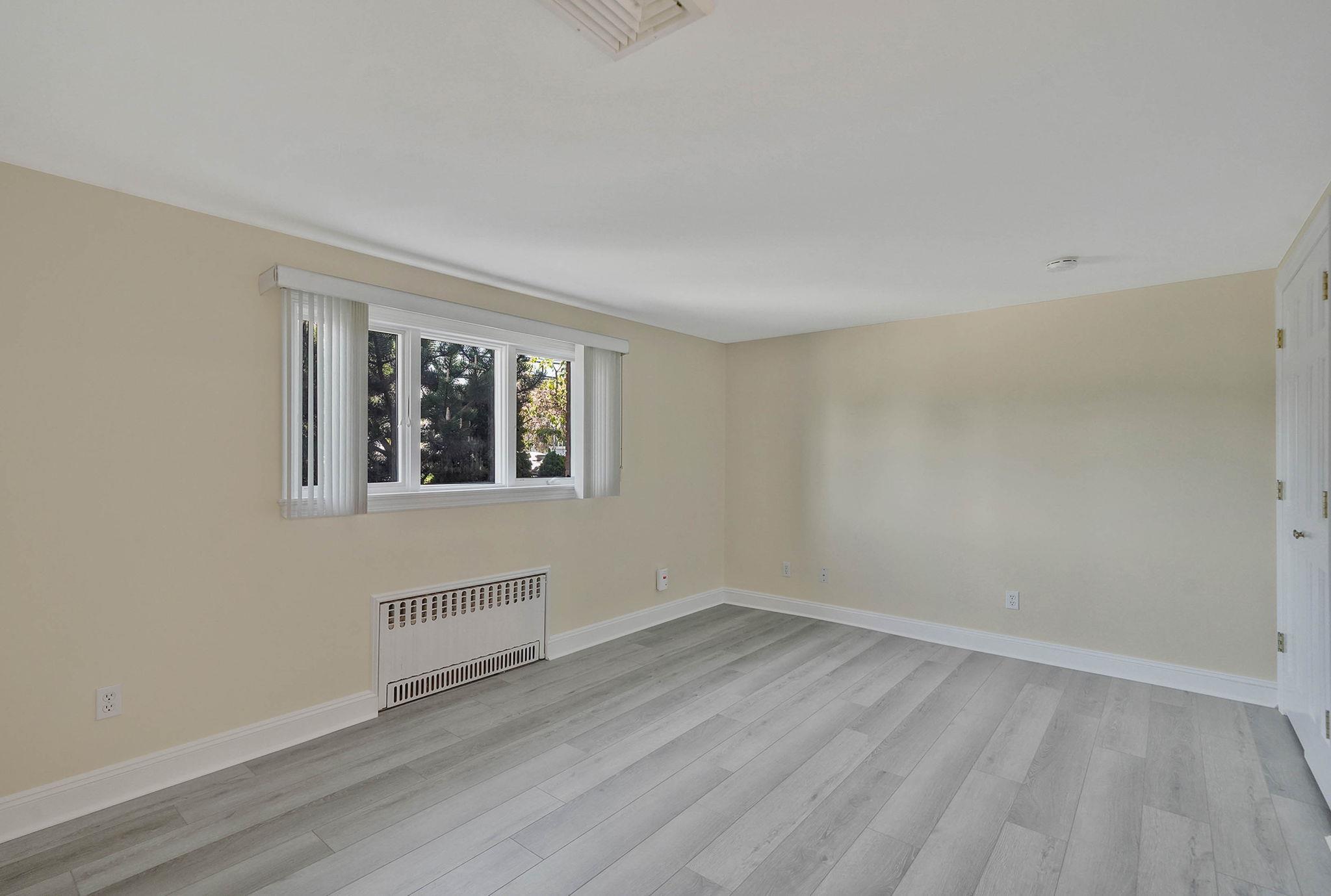 2925 Hewlett Avenue, Merrick, New York image 20