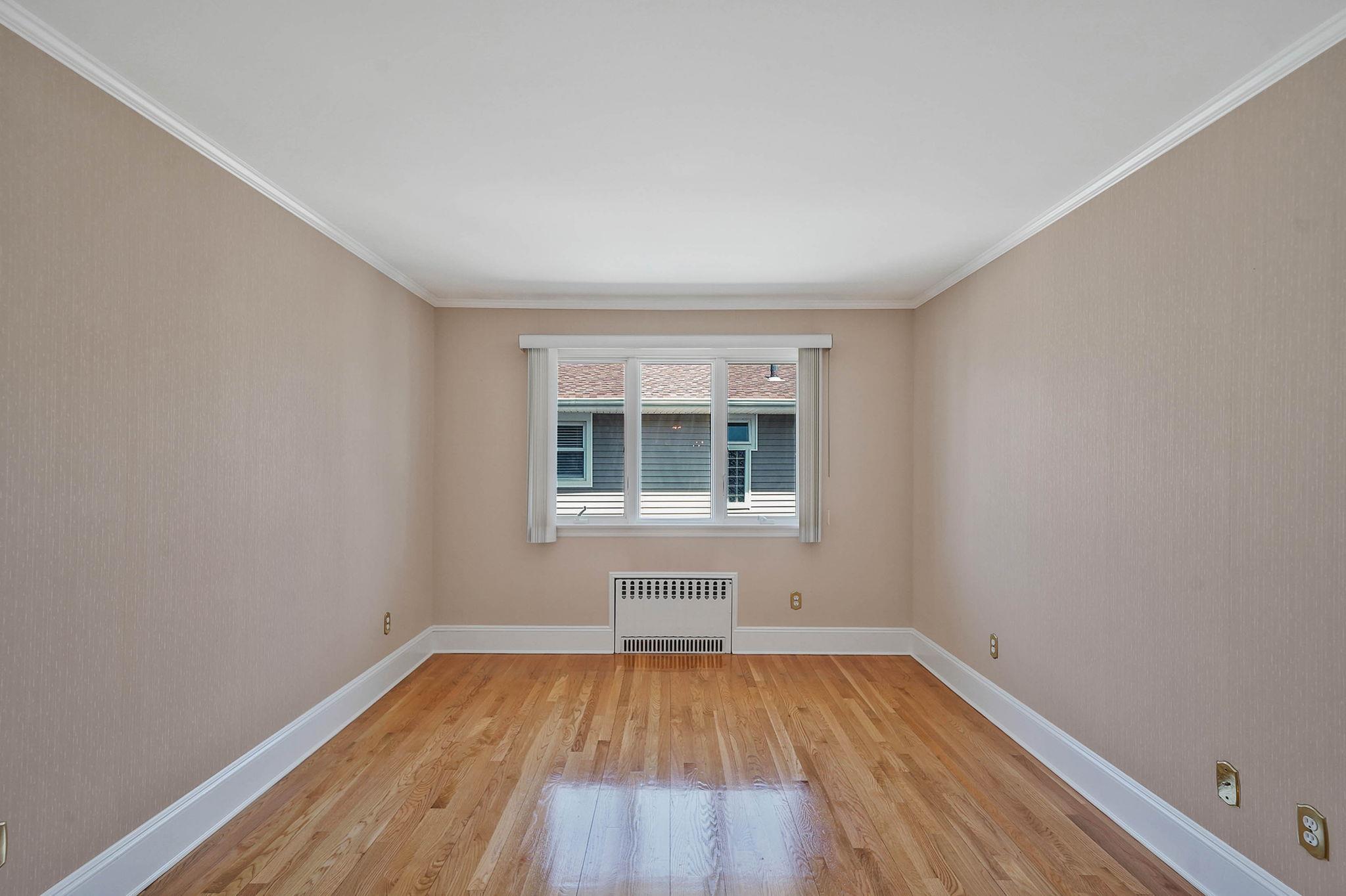 2925 Hewlett Avenue, Merrick, New York image 9