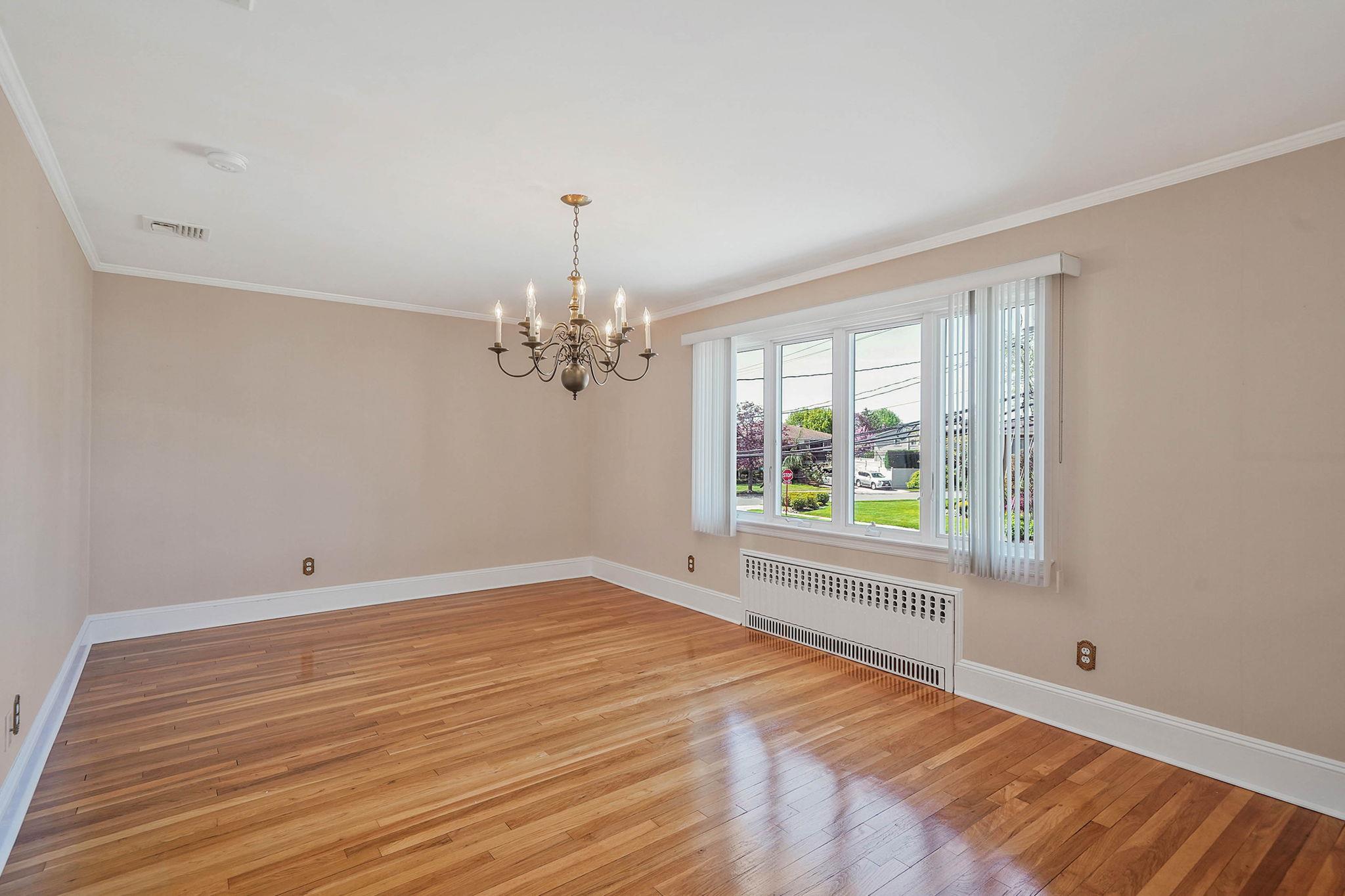 2925 Hewlett Avenue, Merrick, New York image 6