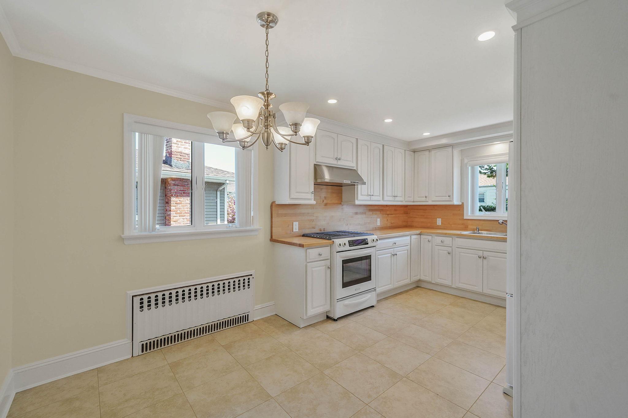2925 Hewlett Avenue, Merrick, New York image 12