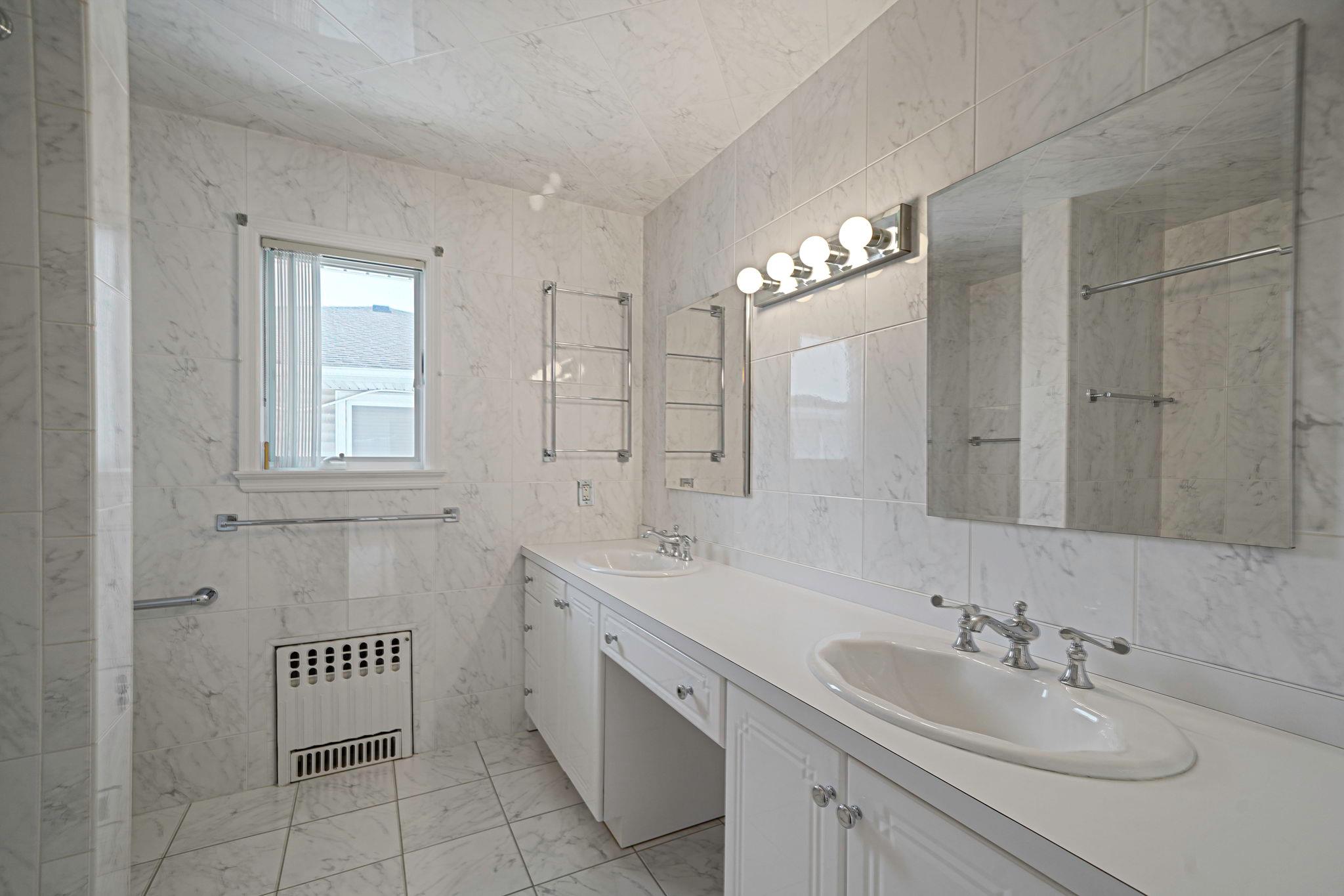 2925 Hewlett Avenue, Merrick, New York image 14