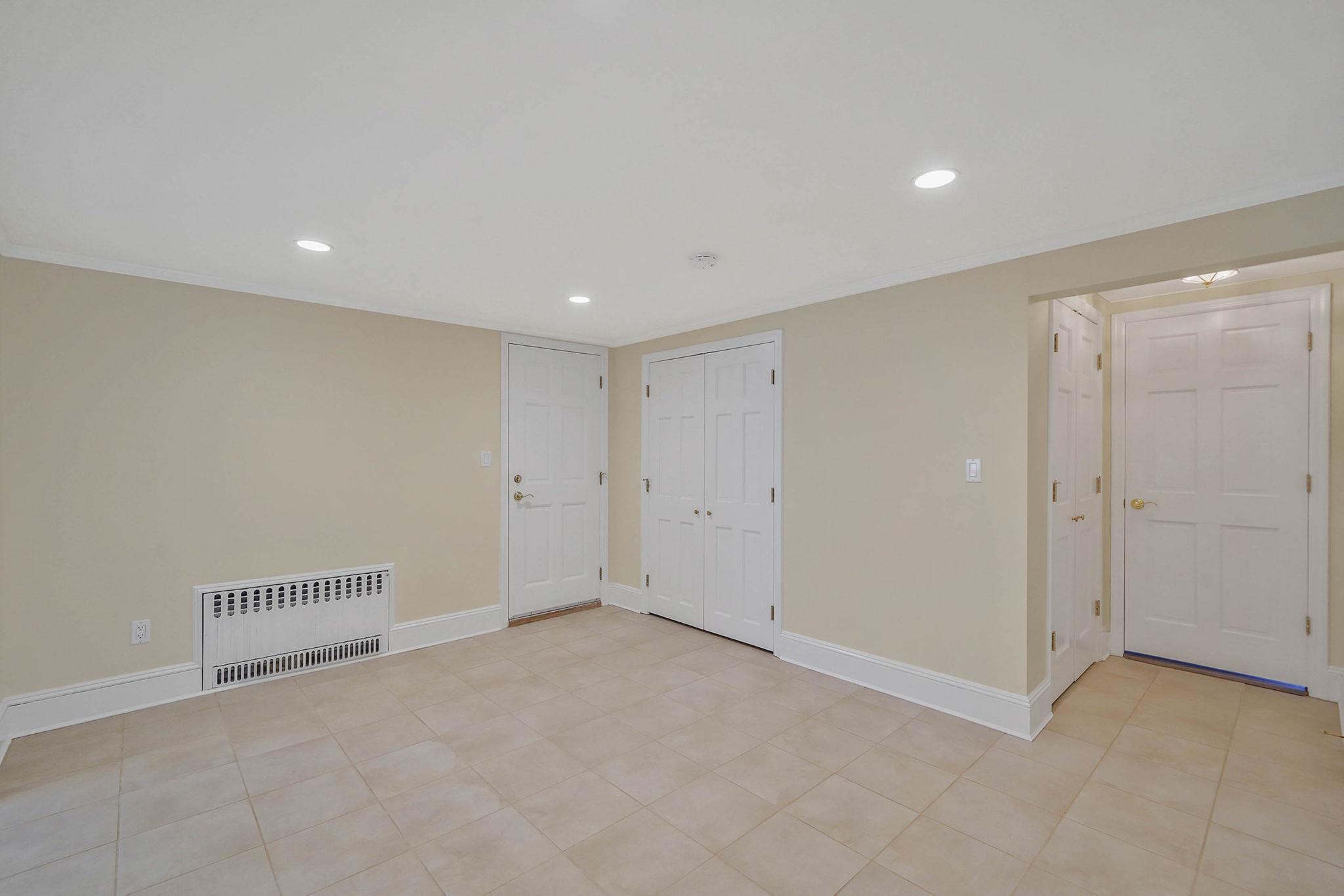 2925 Hewlett Avenue, Merrick, New York image 18