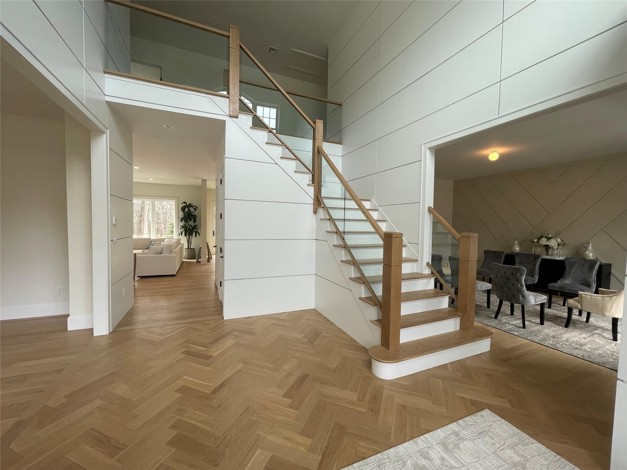 31 Fairbanks Boulevard, Woodbury, New York image 3
