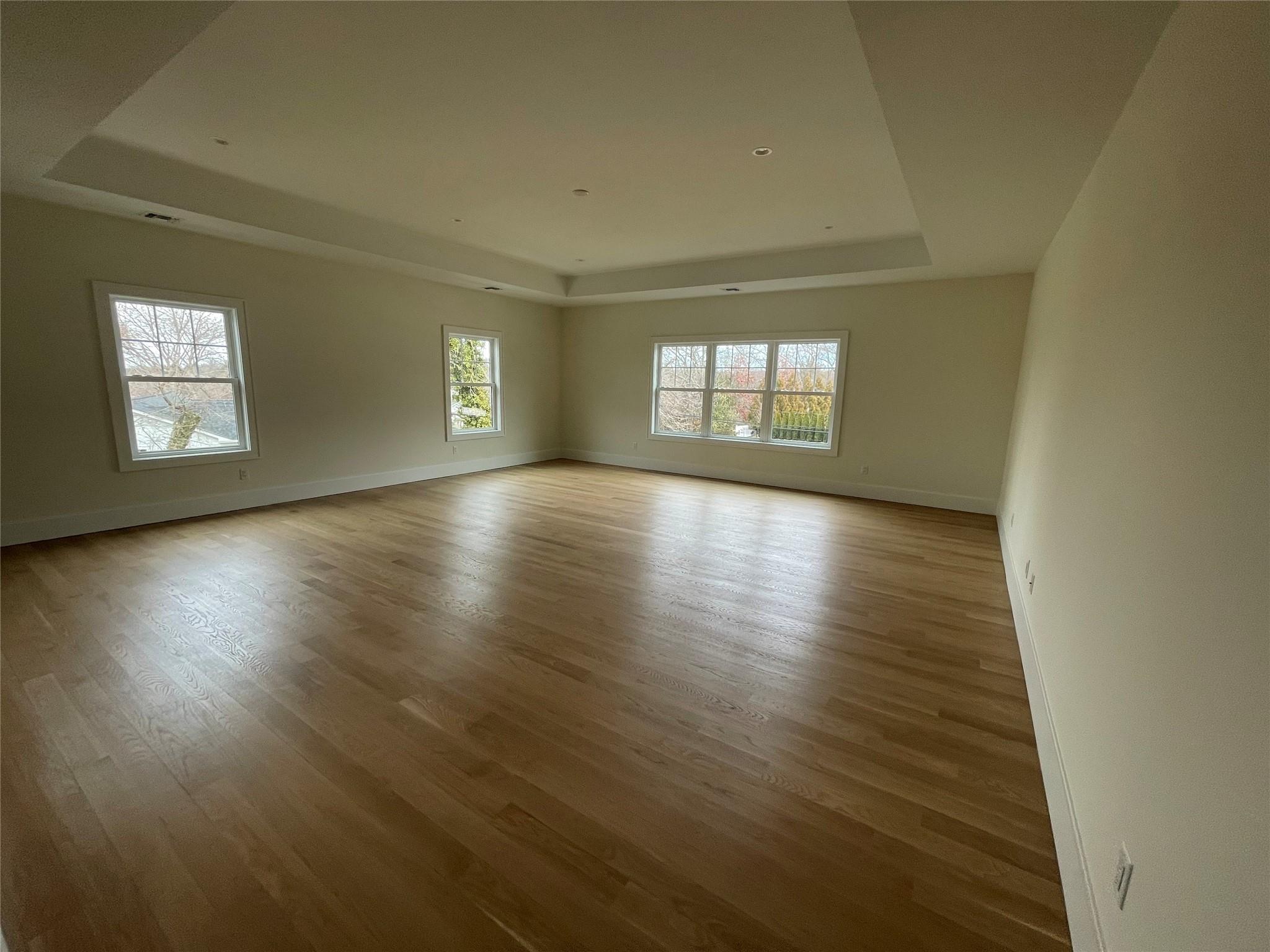 31 Fairbanks Boulevard, Woodbury, New York image 10