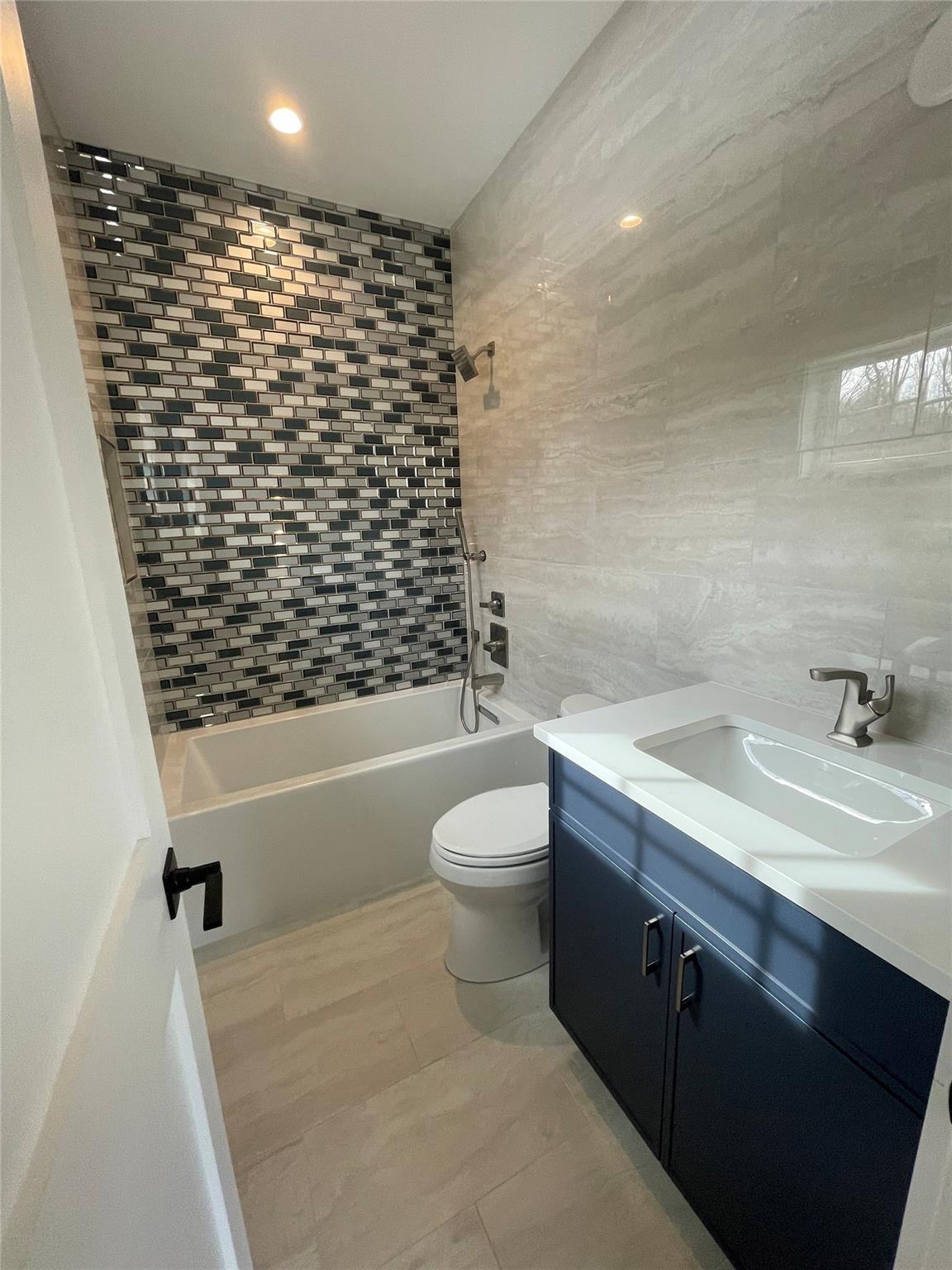 31 Fairbanks Boulevard, Woodbury, New York image 16