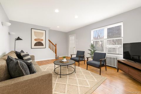 Photo of 20-11 35th Street, Astoria, NY 11105 (MLS # 940527)