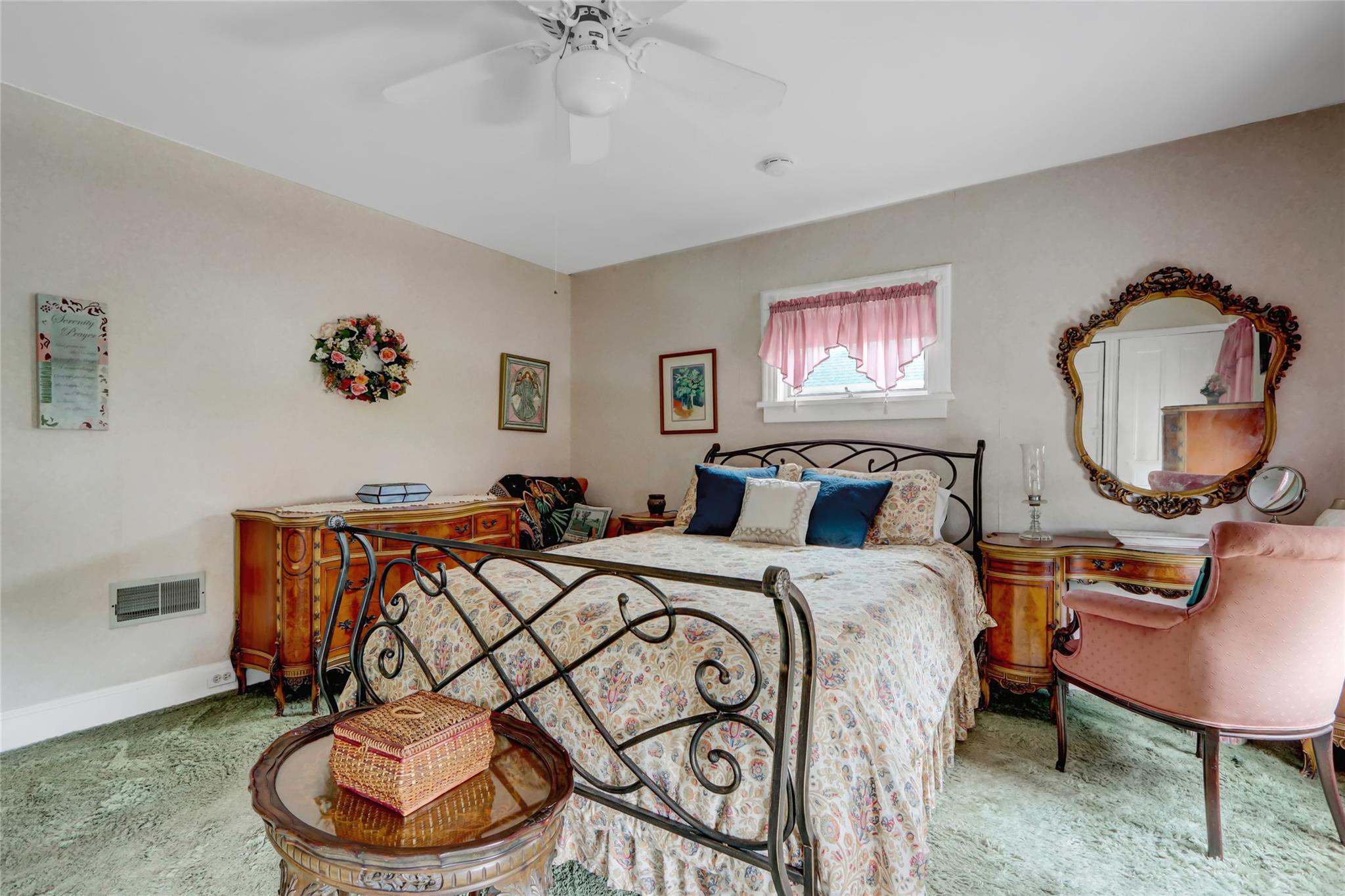 53 Church Avenue, Islip, New York image 24
