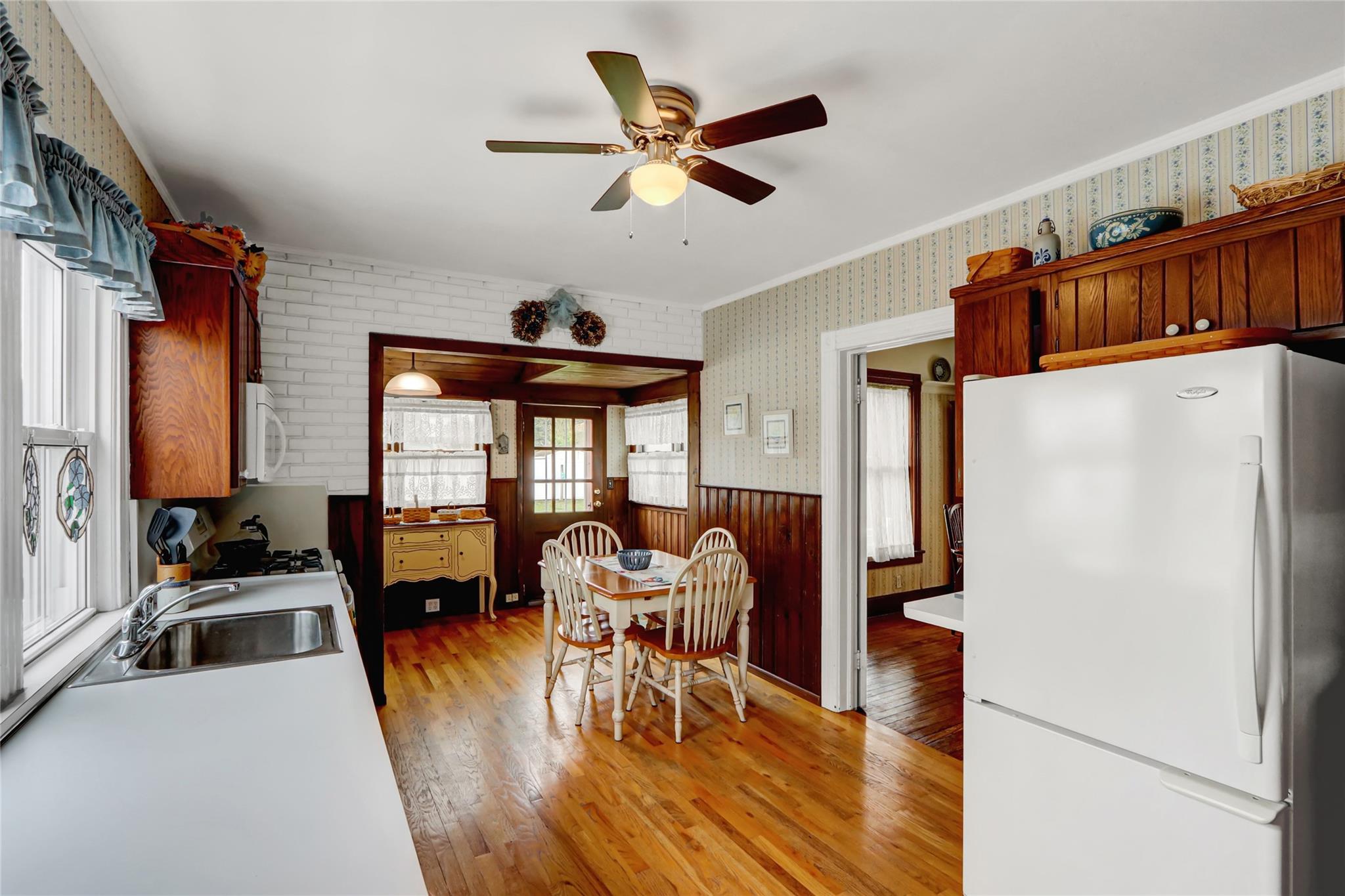 53 Church Avenue, Islip, New York image 12