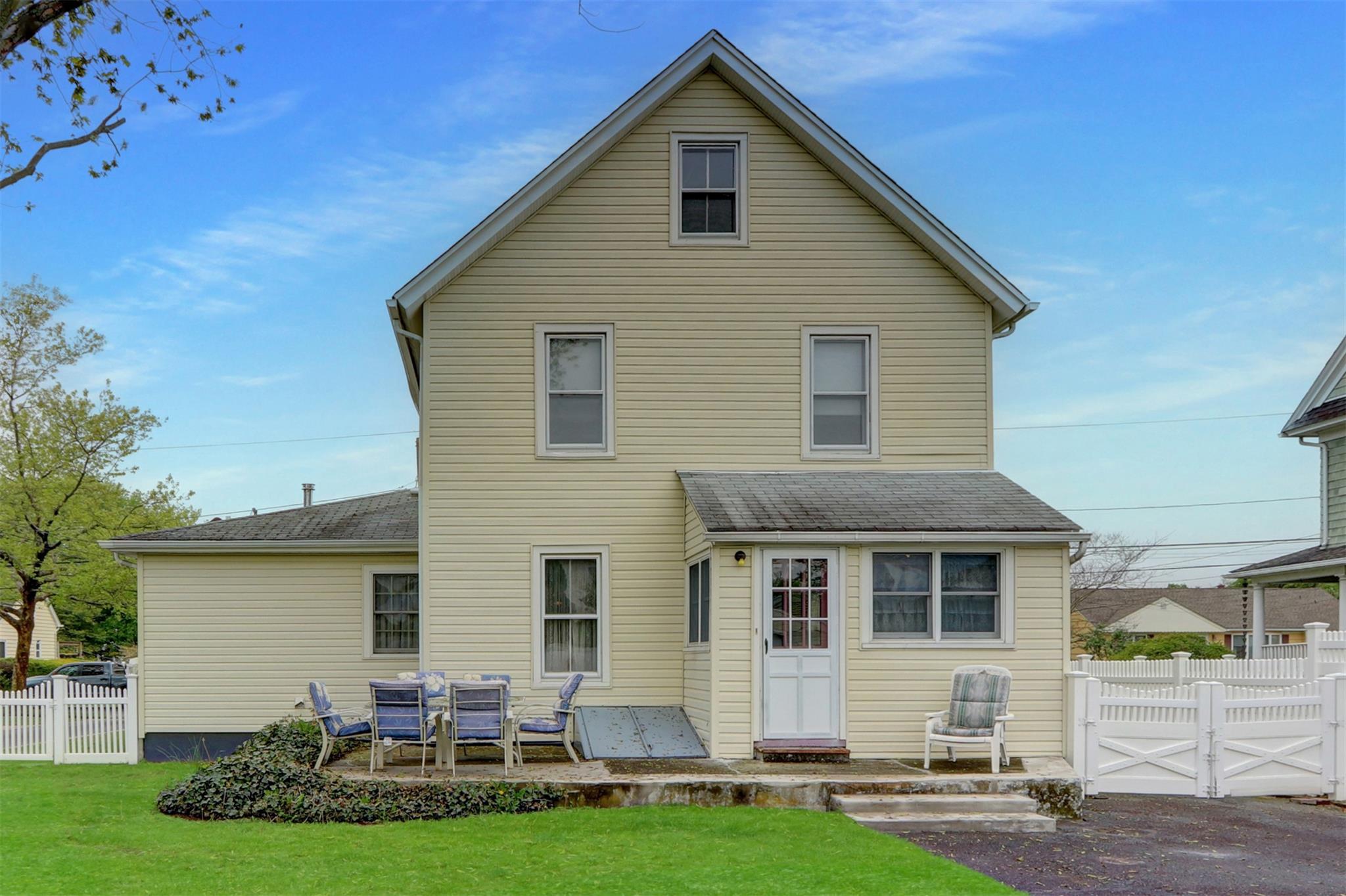 53 Church Avenue, Islip, New York image 26