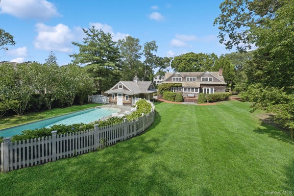 54 PALMER TER, SAG HARBOR, NY 11963 - Image cc0dd35df7b2dff9fe1f96f244683f2d/3703627807