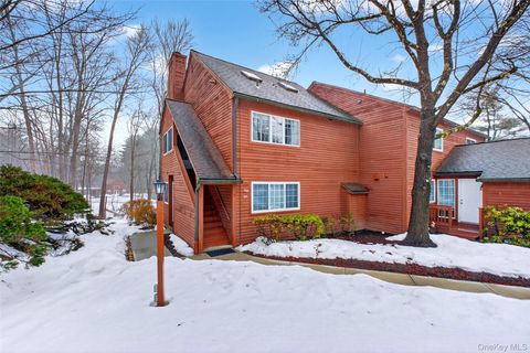Condo For Sale - 702 Autumn Lane<br/> Putnam County, Brewster, NY 10509