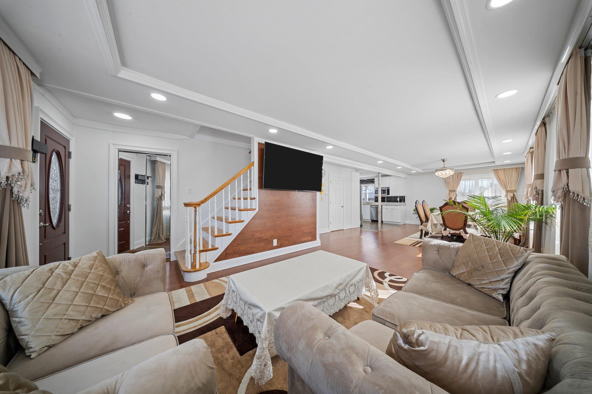 79-31 SW Langdale Street, New Hyde Park, New York image 10