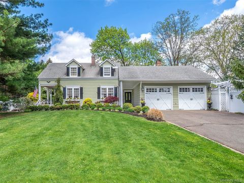 Photo of 3 Duke Place, Glen Cove, NY 11542 (MLS # 989477)