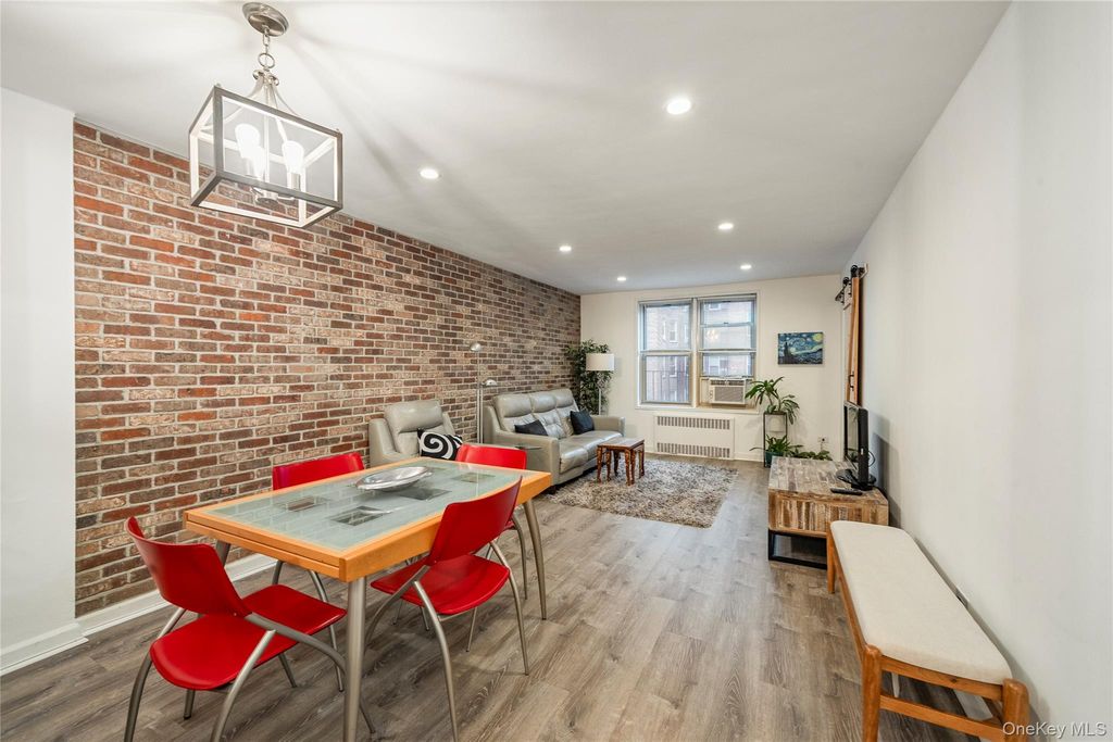 Photo of 67-25 Clyde Street #3M, Forest Hills, NY 11375 (MLS # 969014)